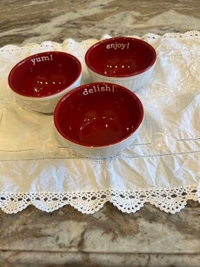 Demdaco Red and White Ceramic Prep Bowls - Set of 3